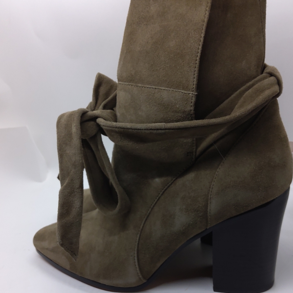 Banana Republic Olive Green Suede Ankle Booties/Boots
